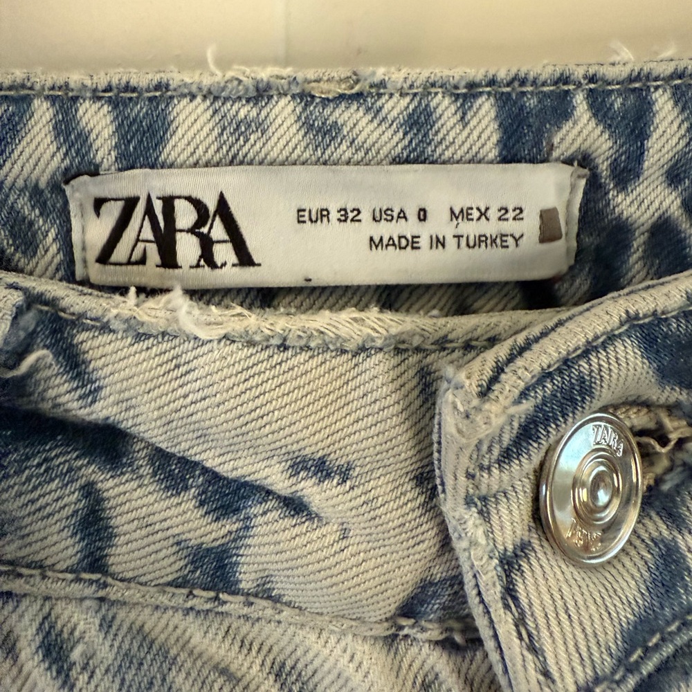 💙 Zara Women's Straight Leg Acid Wash Light Blue Jeans Size 0 - Picture 8 of 11